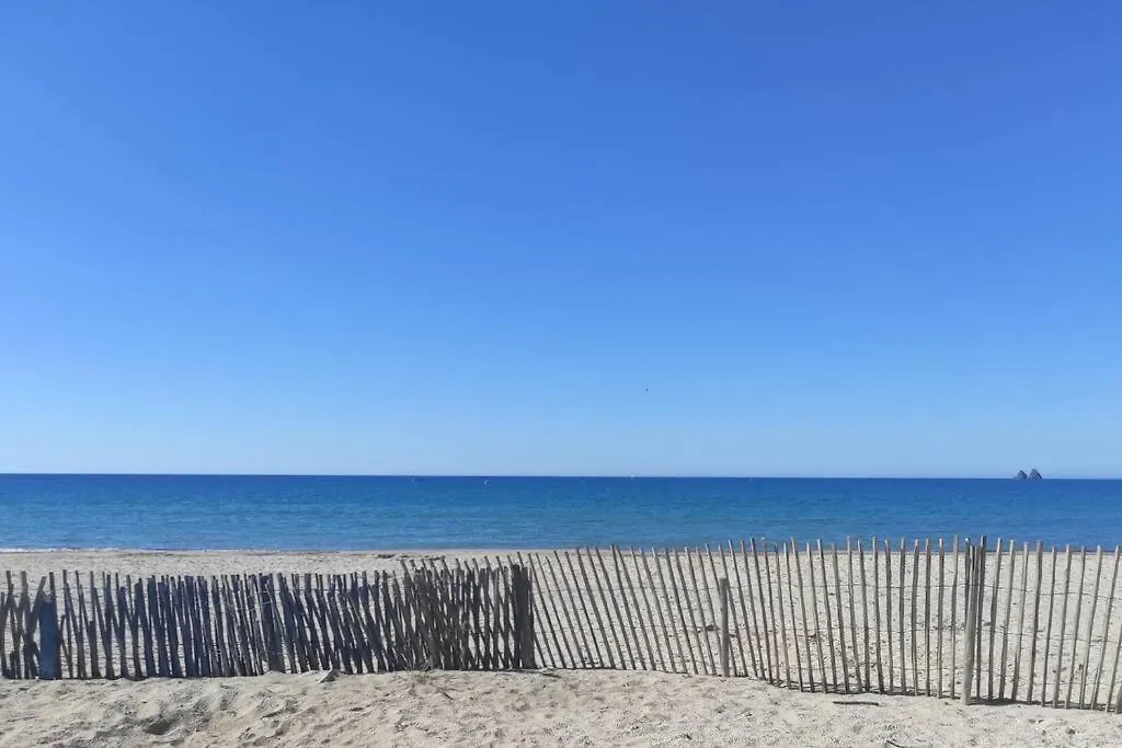 Charmant Studio Climatise 24 M2 Terrasse A 100M De La Plage Saint-Mandrier-sur-Mer 0*,  France