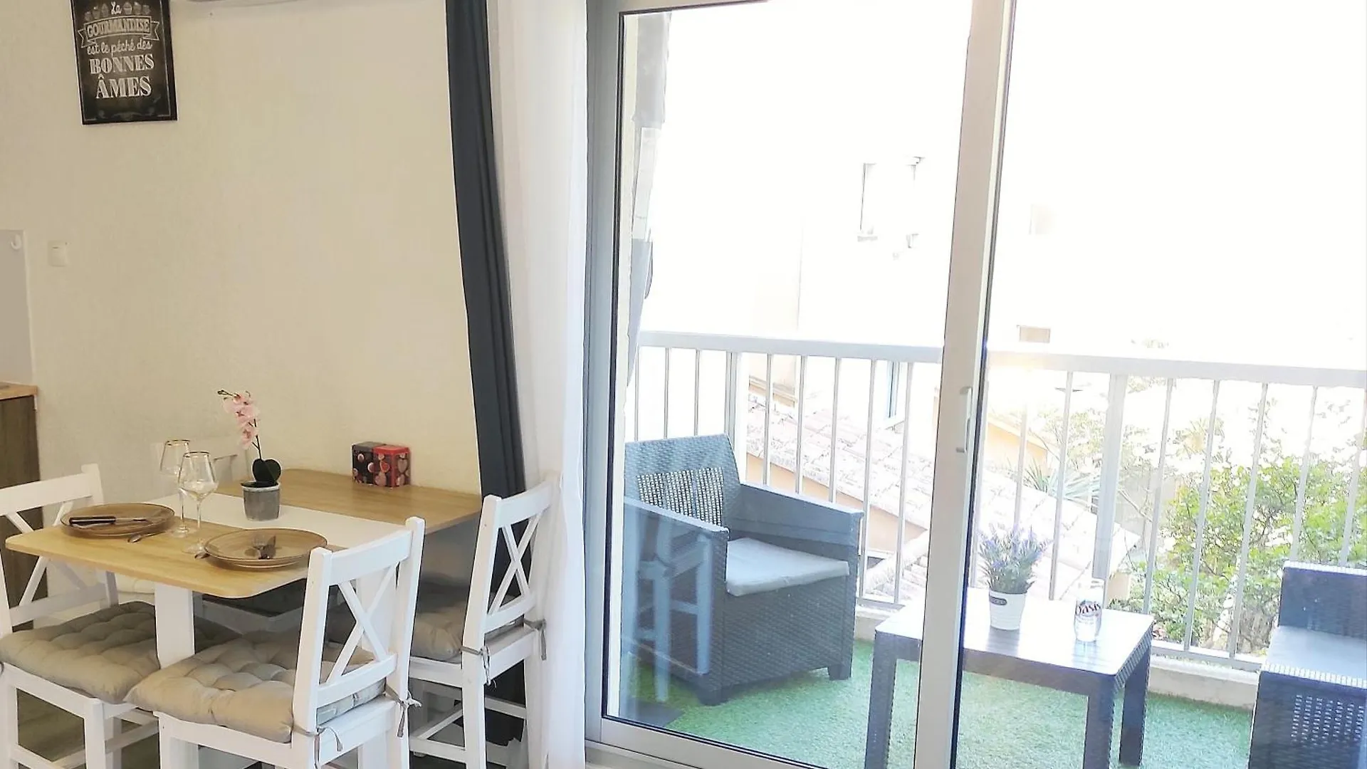 Apartment Charmant Studio Climatise 24 M2 Terrasse A 100M De La Plage Saint-Mandrier-sur-Mer